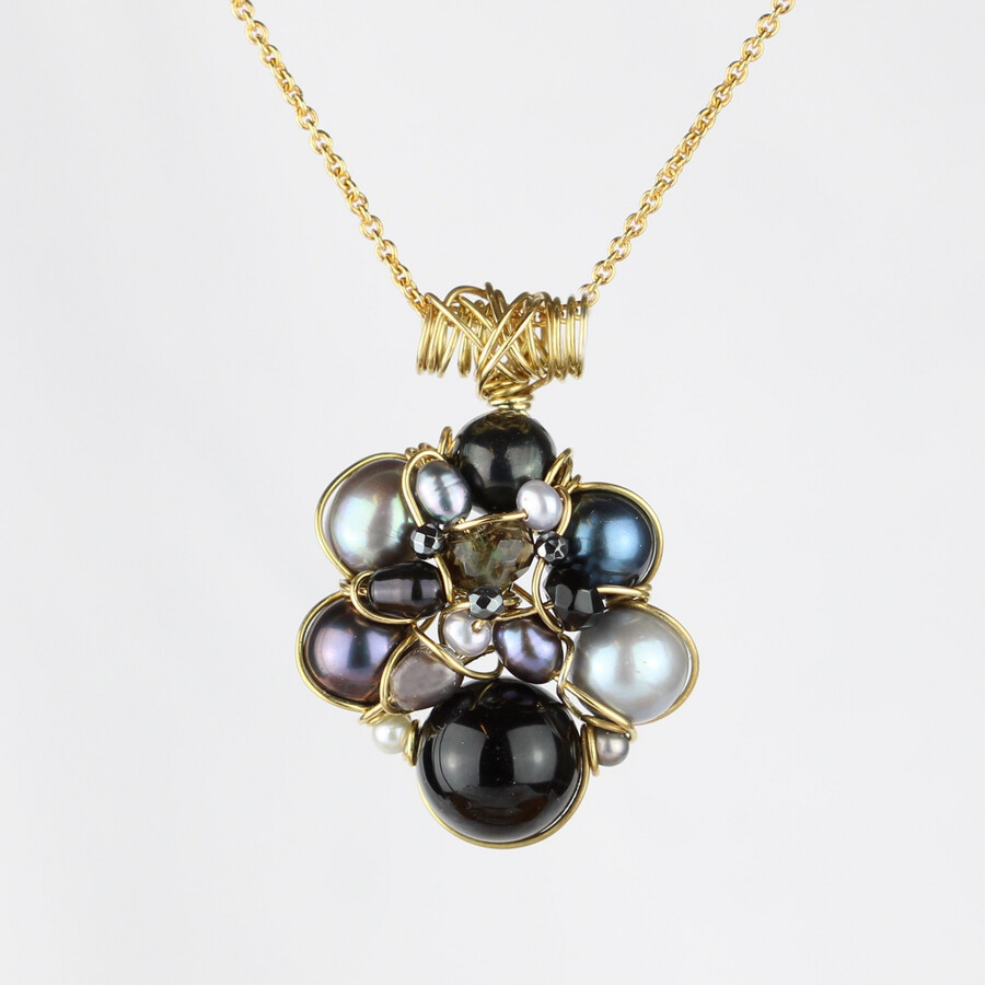 Forgyldt sølv, kulturperler, onyx og røgkvarts