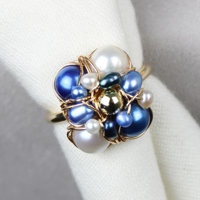 8 karat guldring med 14 kt. guldkugle  og kuturperler