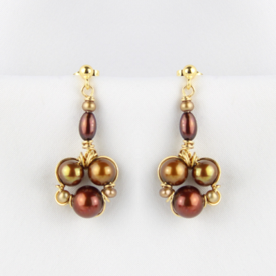 Forgyldt sølv og brune perler