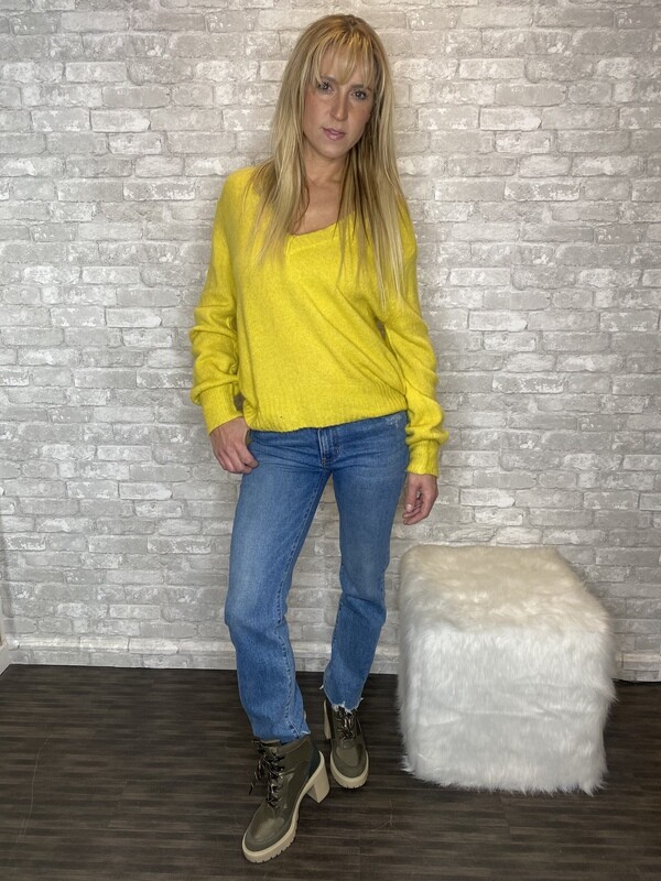 ELAN GOLD V NECK SWEATER