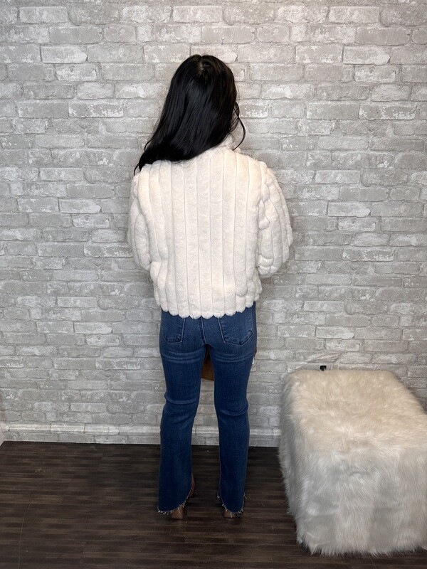 LELIS FAUX  FUR CROP JACKET