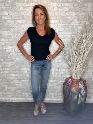 MICHAEL STARS  V NECK SLEEVELESS TEE