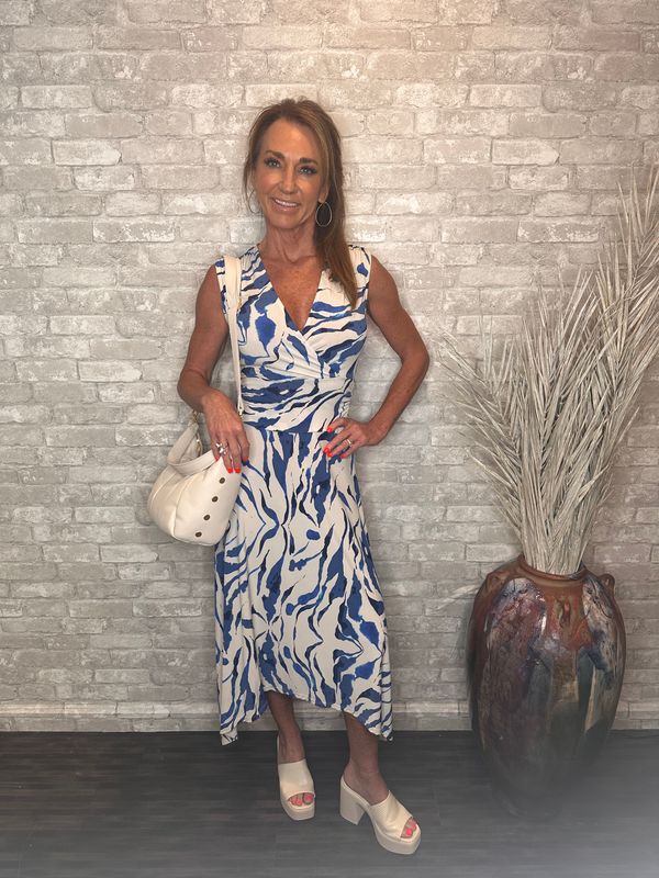 VM BLUE/WHITE SLEEVLESS HANKERCHIEF BOTTOM MIDI