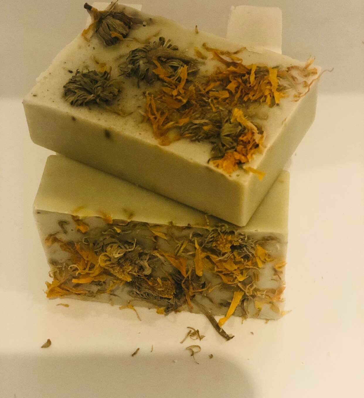 Les Savons Chloé - Savon à mains Argile verte et Fleur d'oranger Les Savons Chloé - Savon à mains Argile verte et Fleur d'oranger
