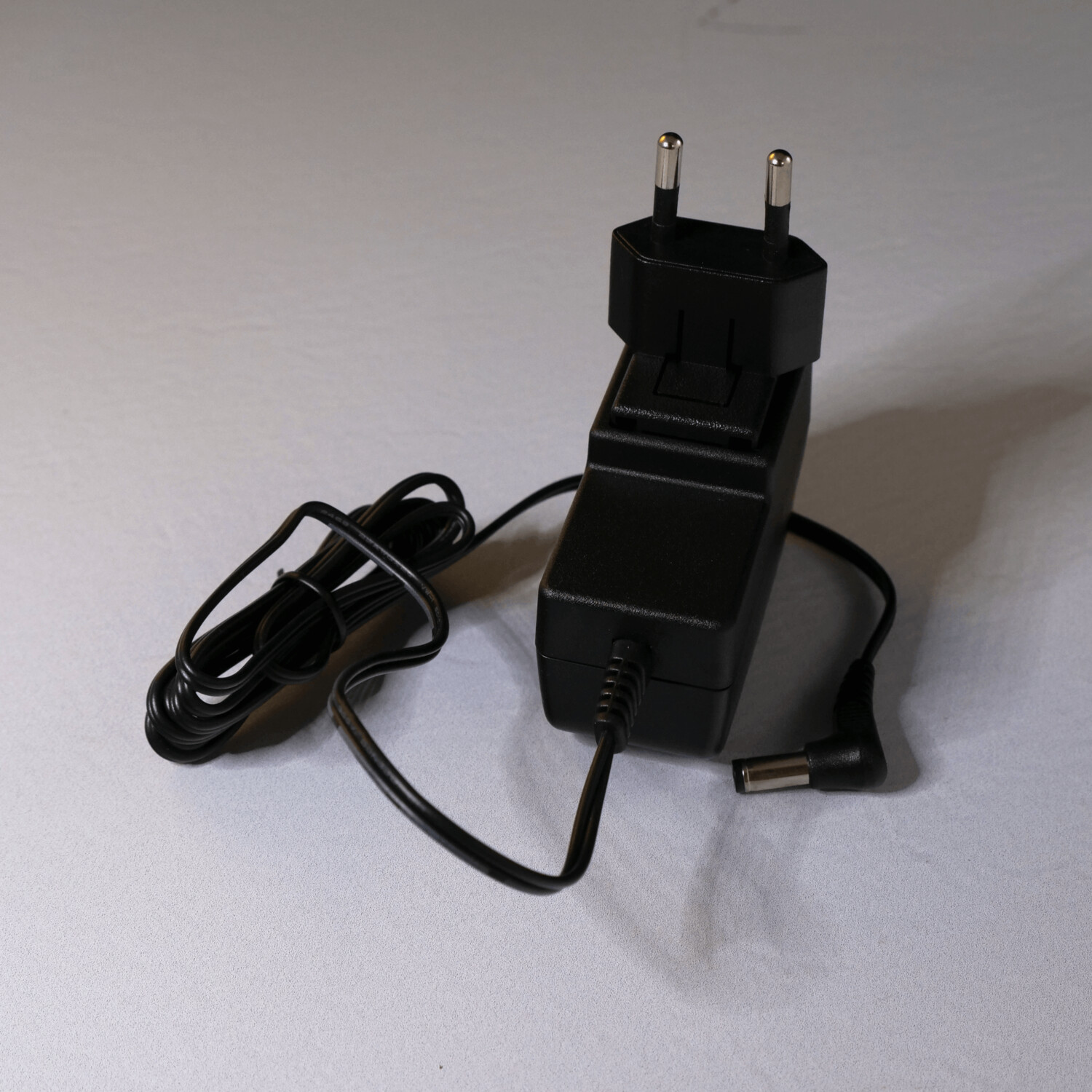 Universal power adaptor