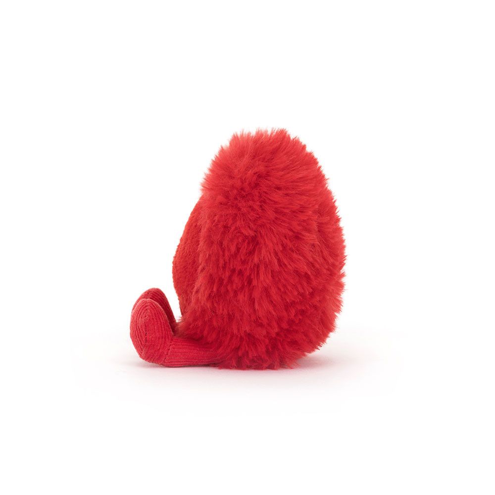 Jellycat Beatie Heart Little von vorn mit rotem Plüsch und freundlichem Gesicht