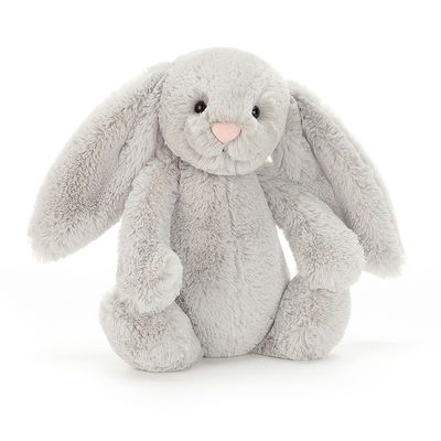 Hase Silver Bunny - Bashful Bunnies Jellycat Bashful Silver Bunny 31cm, leicht schräge Ansicht, sitzend mit weichem Fell