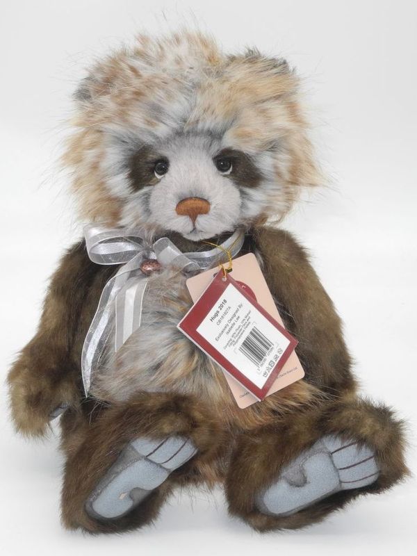 CHARLIE BEARS Hugs
