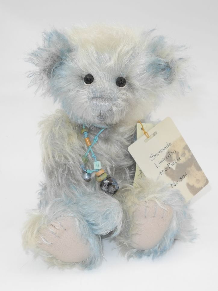 CHARLIE BEARS Serenade