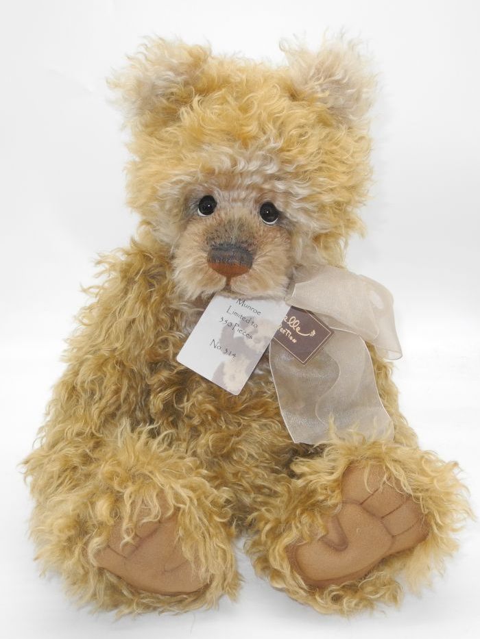 CHARLIE BEARS Munroe