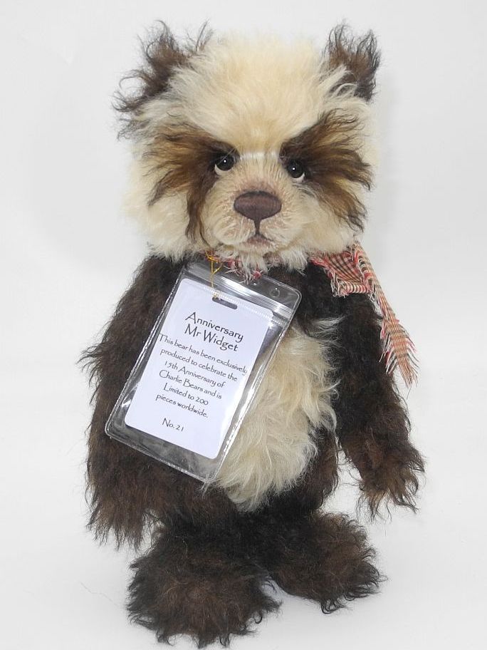 CHARLIE BEARS Anniversary Mr Widget