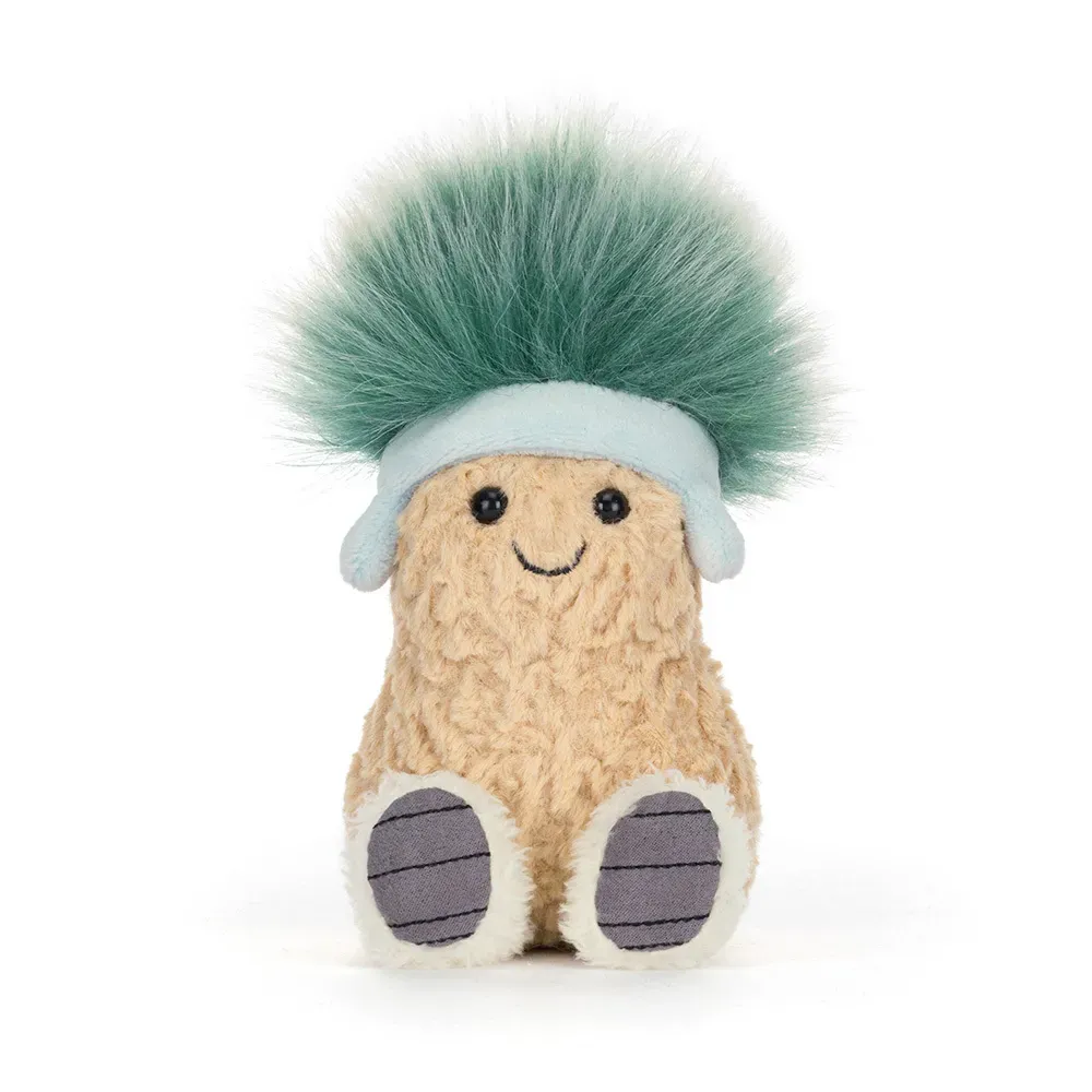 Jellycat Amuseables Peanut Après Ski, Plüsch-Erdnuss mit Fellmütze & Winterstiefel, Ansicht von vorne