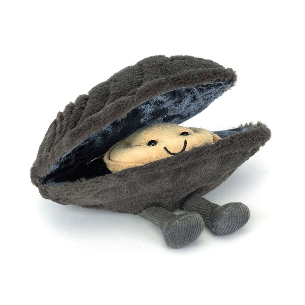 Jellycat Amuseables Michelle Mussel, flauschige Miesmuschel mit kuscheligem Inneren, Muschel diagonal von vorne