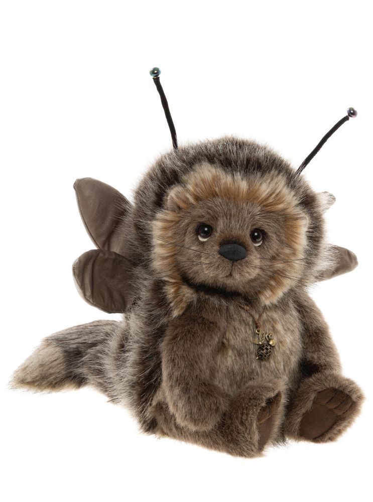 CHARLIE BEARS Tizzie Whizie Charlie Bears Signature Collection Tizzie Whizzie Igel mit feinen Feenflügeln und edlem Plüschstachelkleid limitiert
