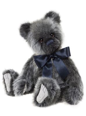 CHARLIE BEARS Bär Fynn Charlie Bears Fynn anthrazit grauer Plüschbär 48 cm groß handgestickte blaue Nase beweglicher Sammlerbär