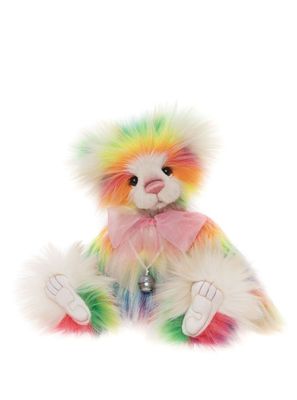 CHARLIE BEARS Bär Rivendell Charlie Bears Rivendell regenbogenfarbener Plüsch Bär sitzend mit rosa Schleife und eleganter Halskette