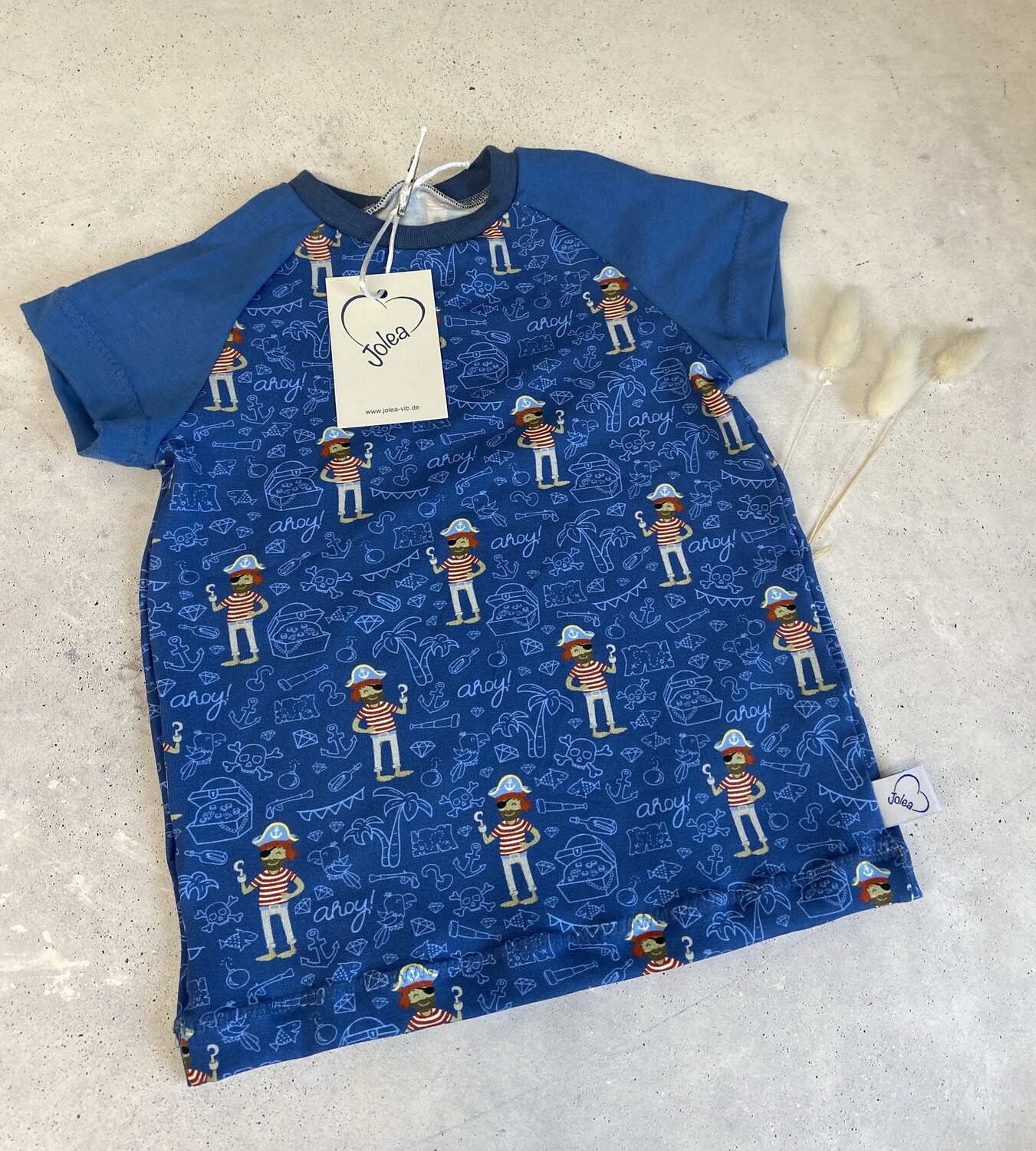 Sofortkauf T-Shirt Pirat Gr. 104 +  Gr. 110