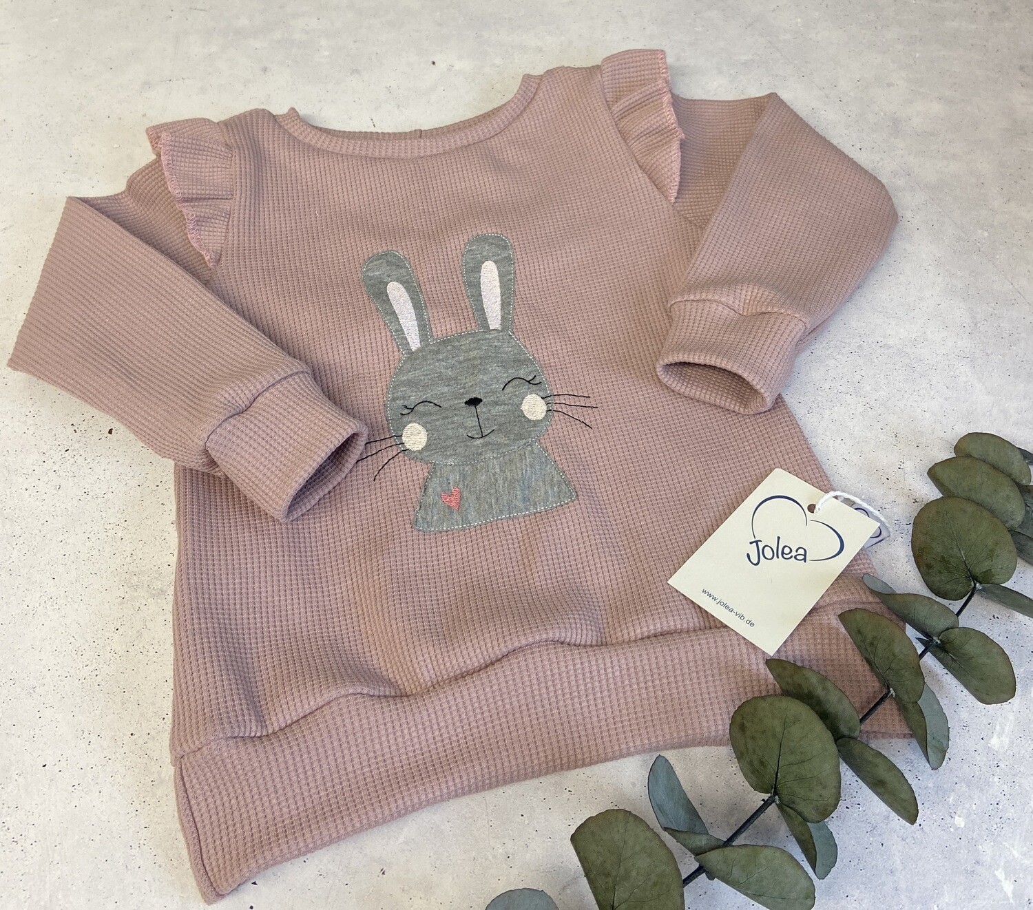 Sofortkauf Pullover Hase gestickt mit Rüschen Gr.104