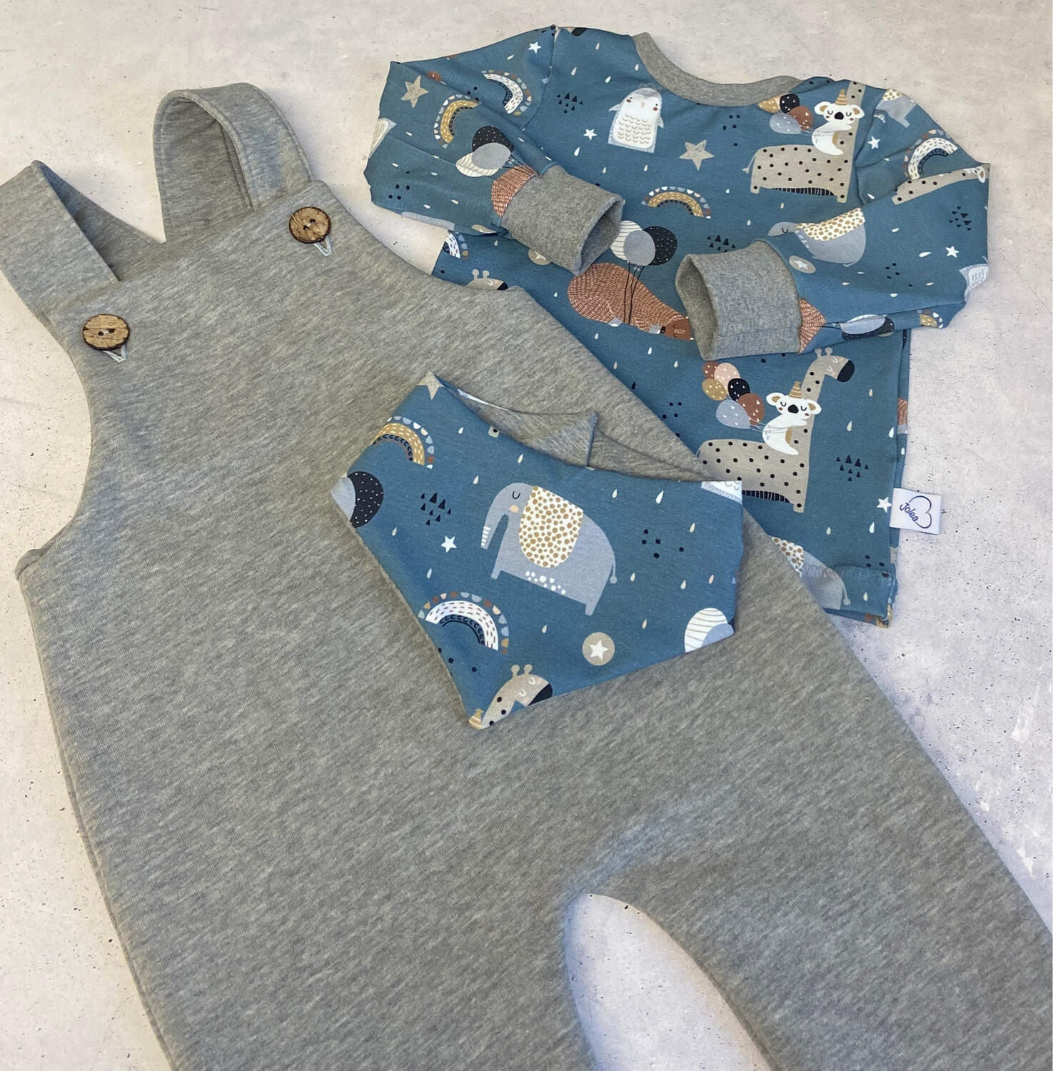 Sofortkauf Latzhose Grau meliert Gr. 74/80
