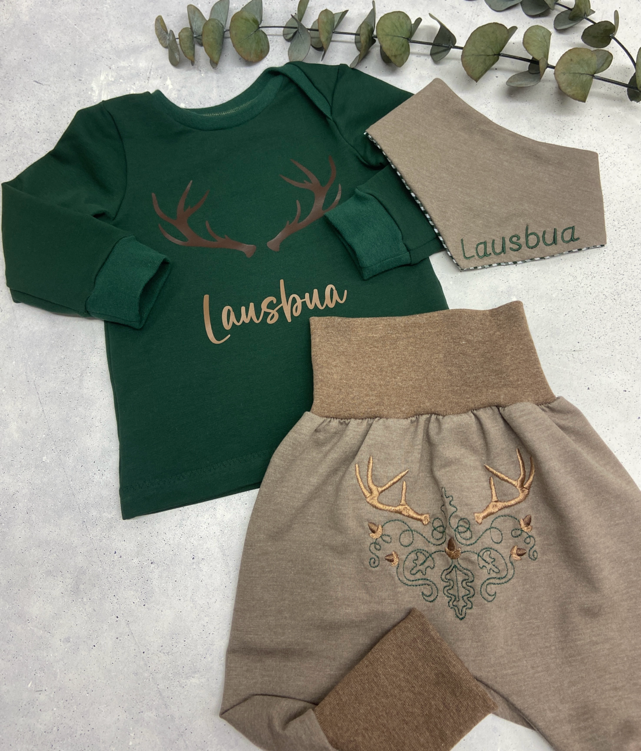 Sofortkauf Set Langarmshirt Tracht mit Pumphose Gr.62/68 + Gr.74/80