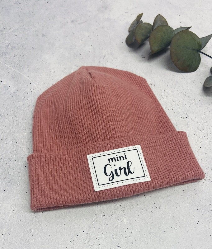 Sofortkauf Beanie / Mütze Beere mit Patch mini Girl KU: 38/40