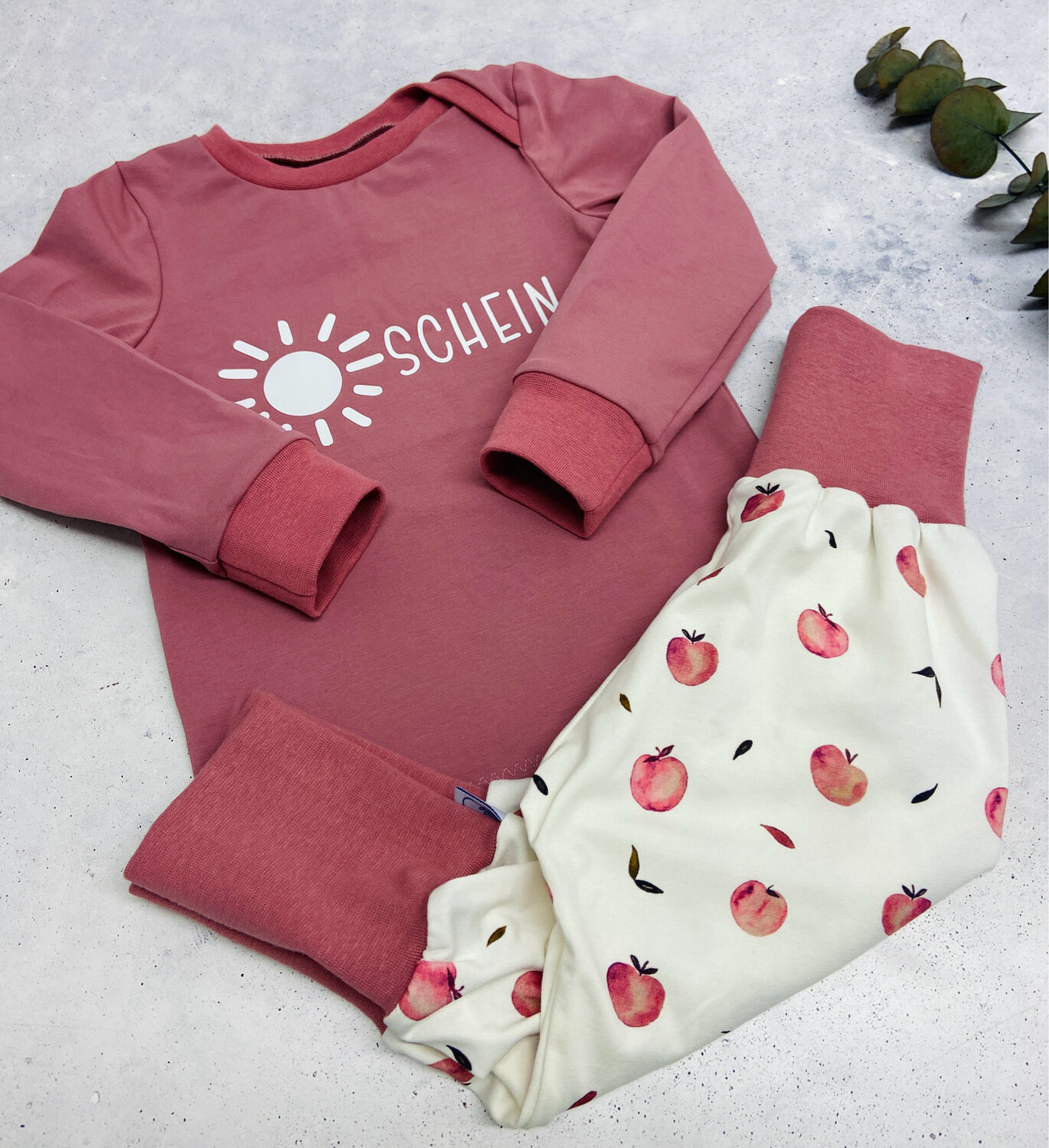 Sofortkauf Set Langarmshirt Sonnenschein mit Pumphose Apfel Gr.86/92