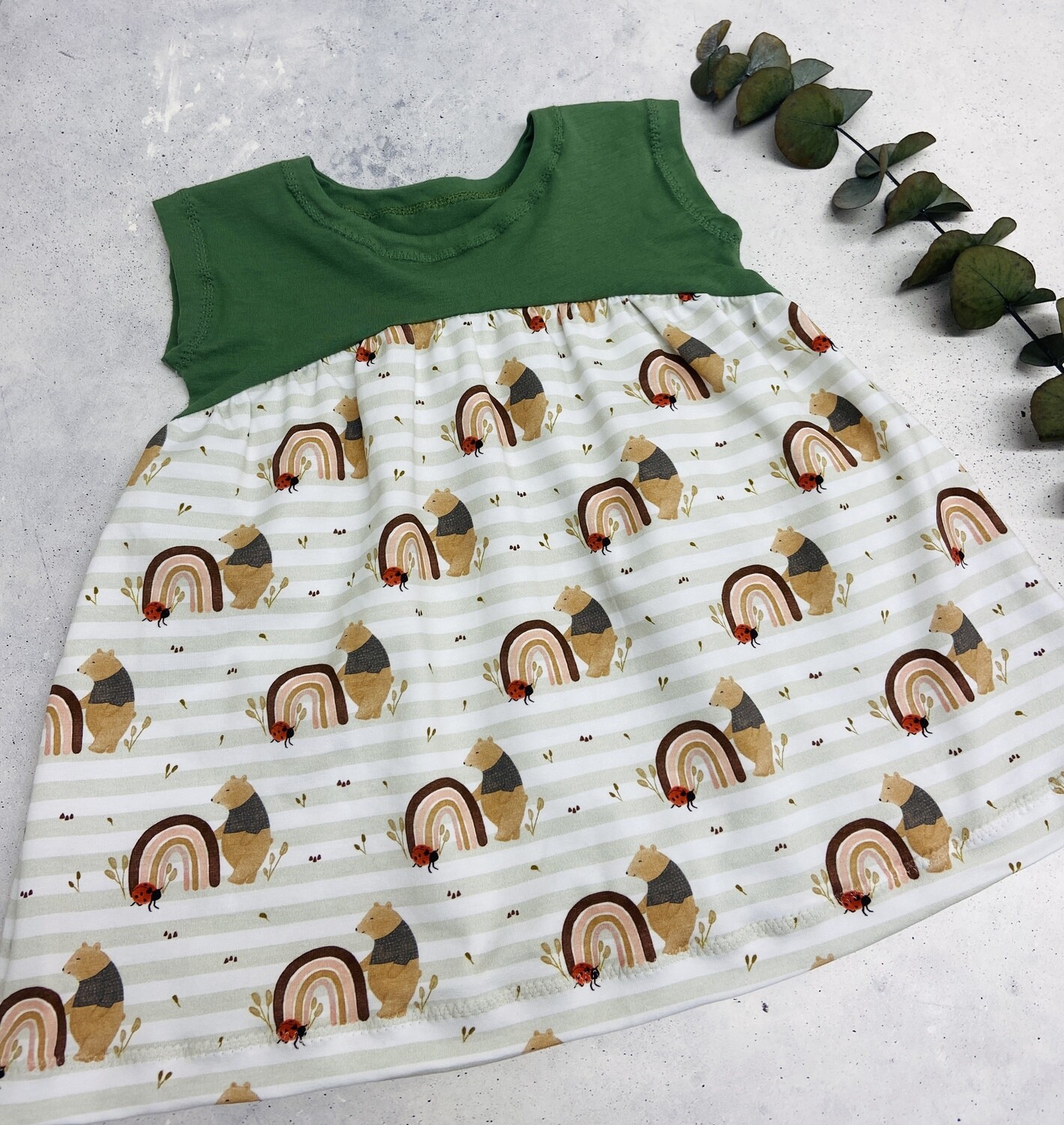 Sofortkauf Kleid Bär mit Regenbogen Gr. 80