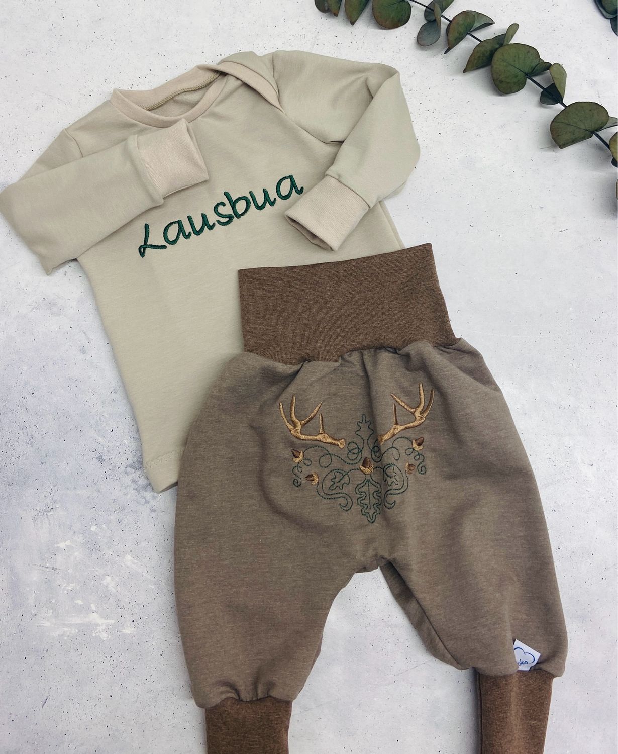 Langarmshirt oder T-Shirt Wunschtext / Tracht / Creme Gr. 56 - Gr. 164