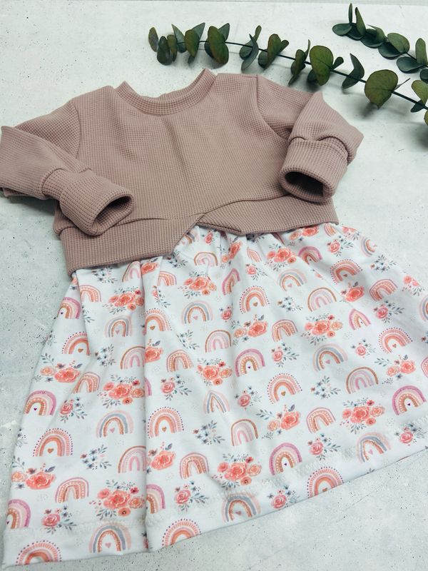 Sofortkauf Girly Sweater Regenbogen Gr.80 Sofortkauf Girly Sweater Regenbogen Gr.80