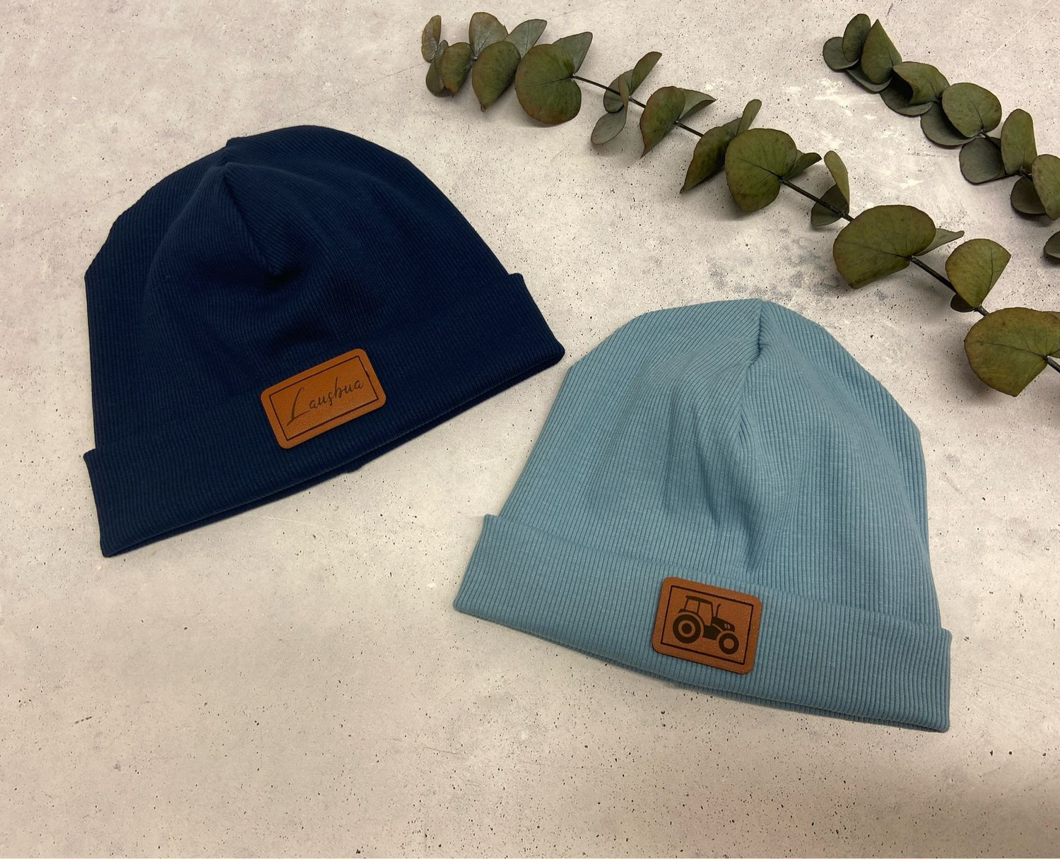 Beanie / Mütze mit Wunschpatch / Kunstleder