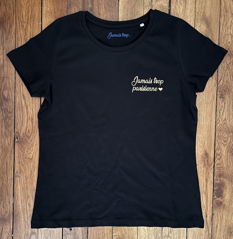 Le t-shirt noir col rond brodé