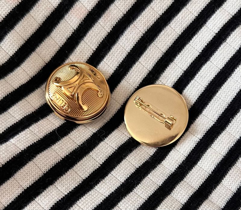Broche upcyclée Céline