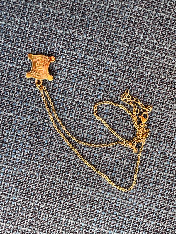 Collier upcyclé  pendentif Triomphe Céline