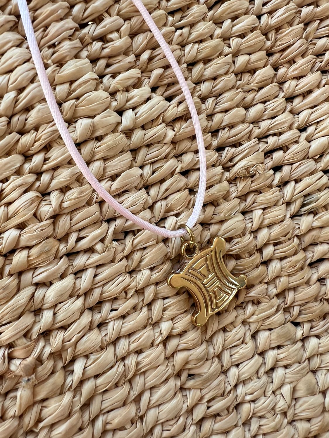 Collier upcyclé pendentif Céline sur cordon