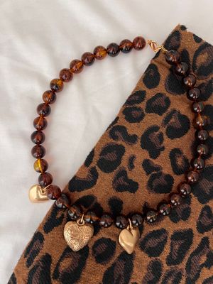 Collier perles caramel multi cœurs