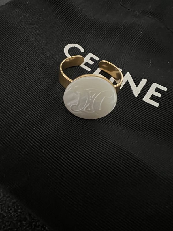 Bague upcyclée  nacre Triomphe Céline