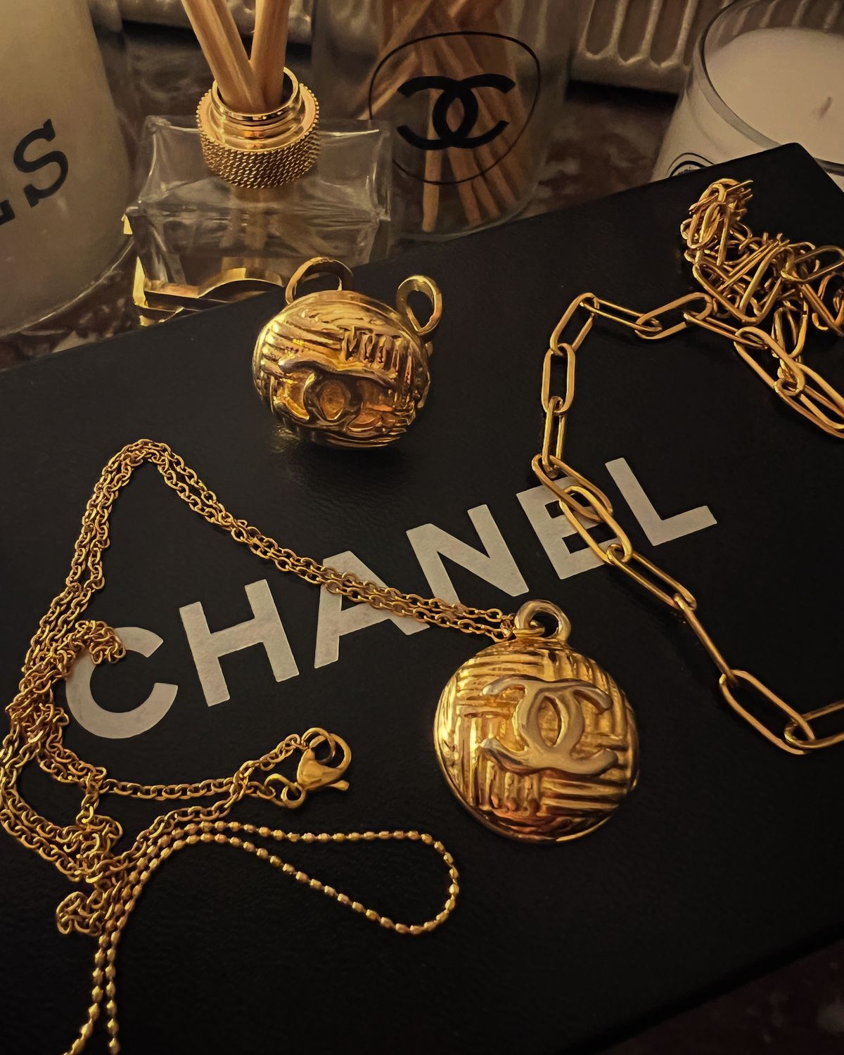 Collier upcyclé Chanel