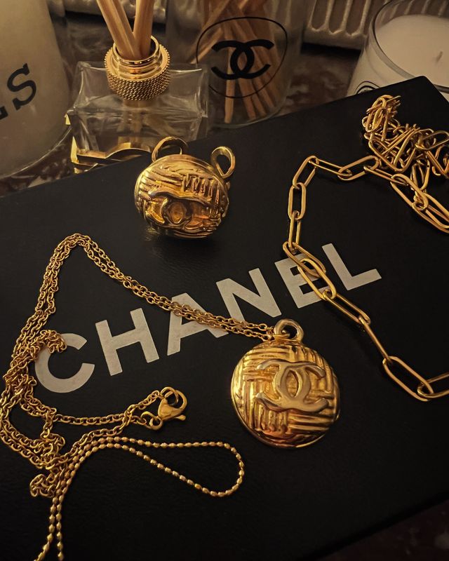 Collier upcyclé Chanel
