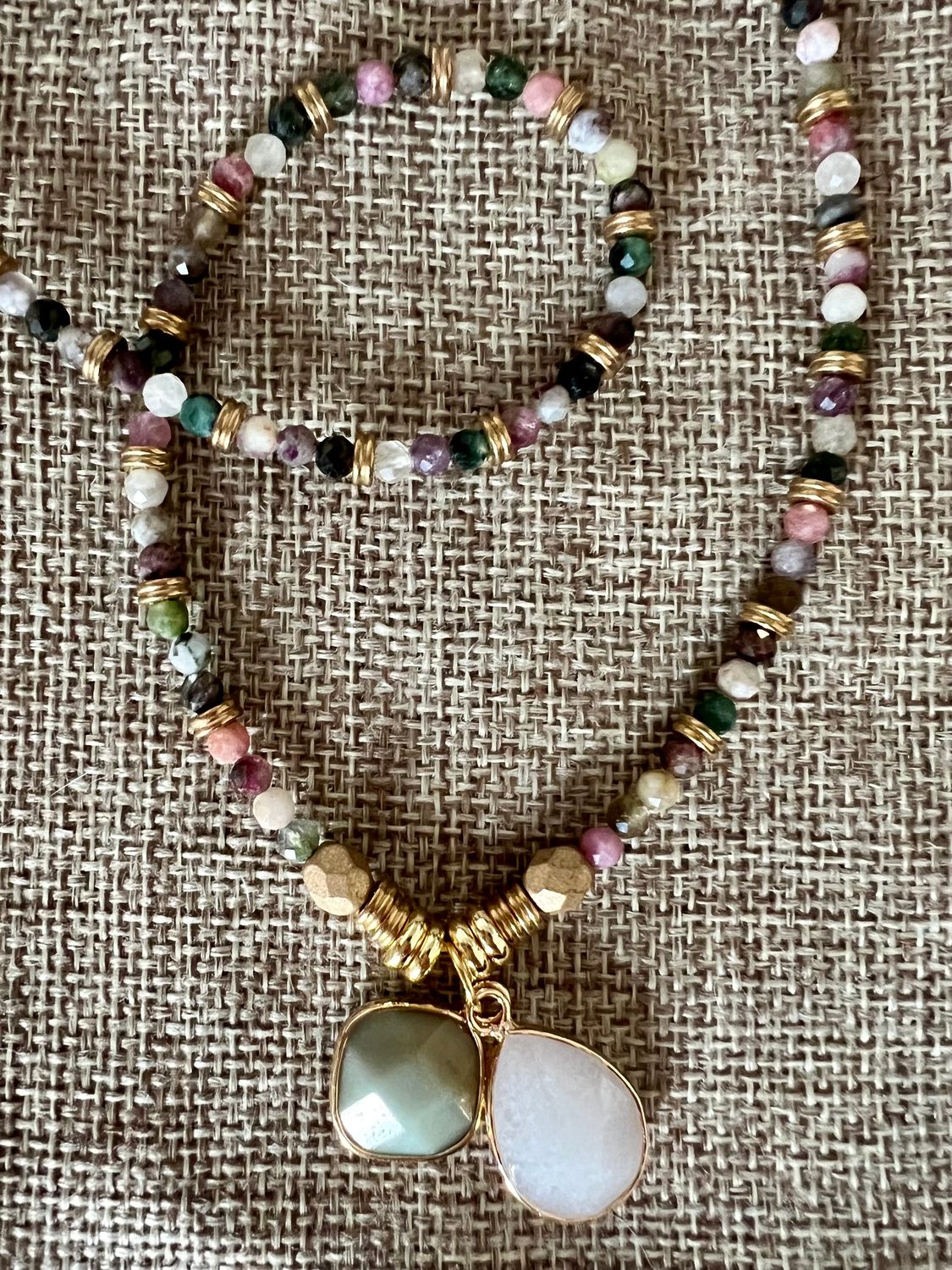 Collier Agates gouttes serties