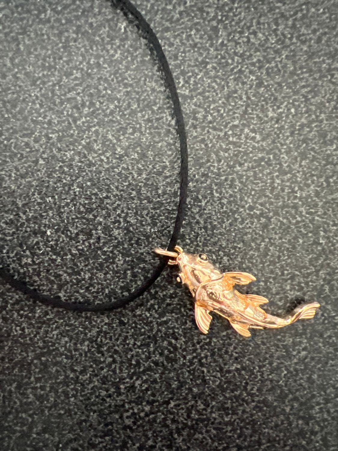 Collier Fish solo