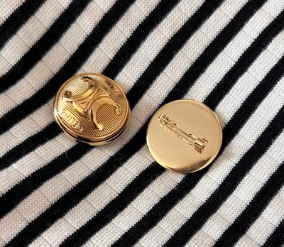 Broches