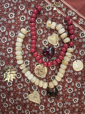 Collier Loulou beige &amp; charms