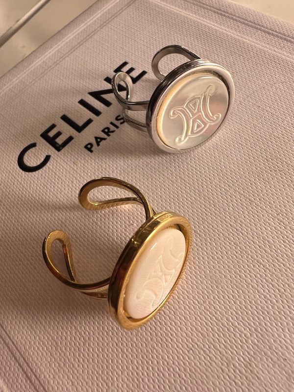 Bague upcyclée nacre Triomphe Céline
