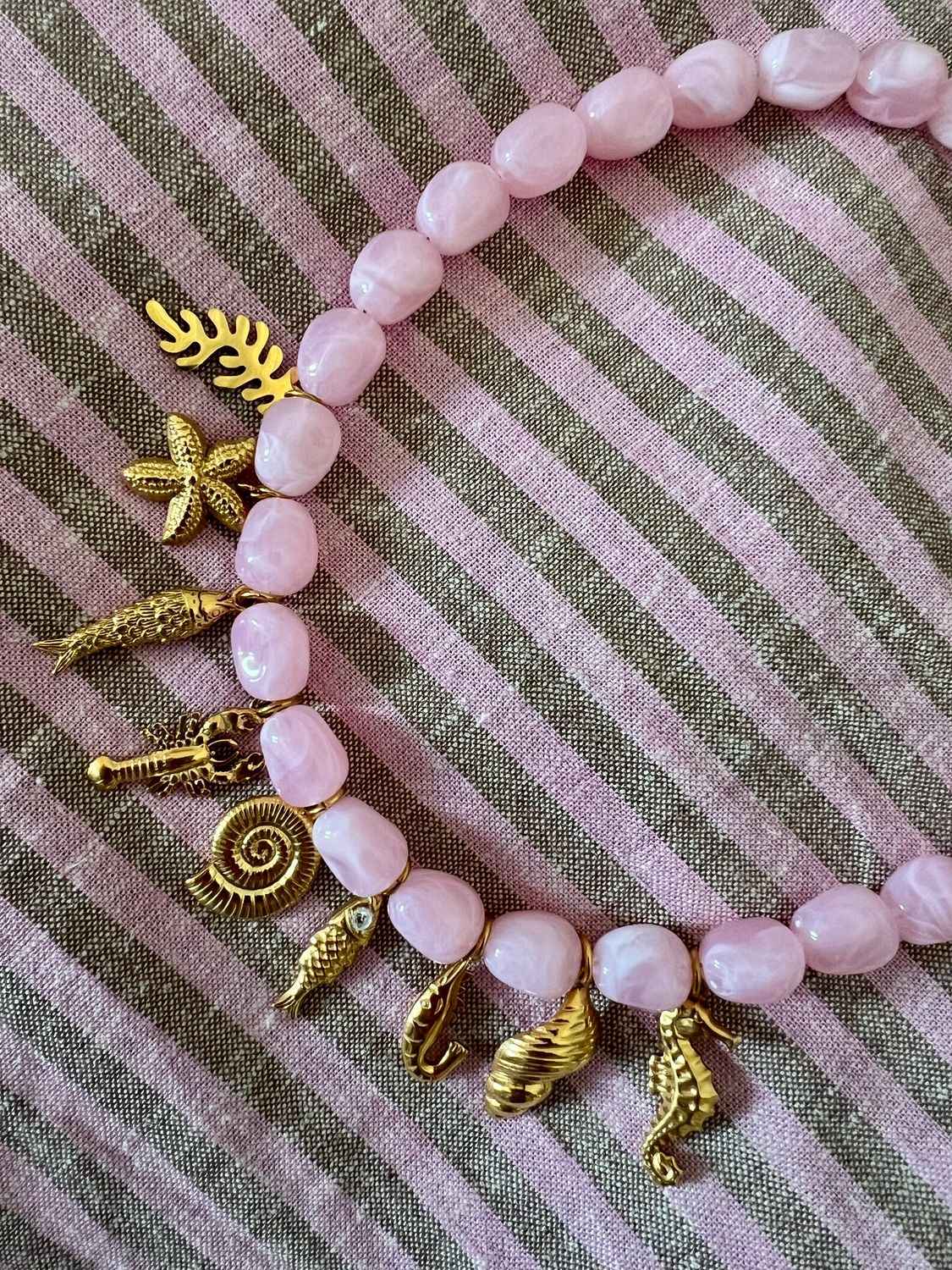 Collier Rosa