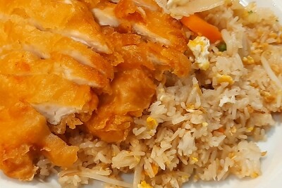 Nr.113 Gebratene Reis mit Knusprigem Hühnerbrustfilet