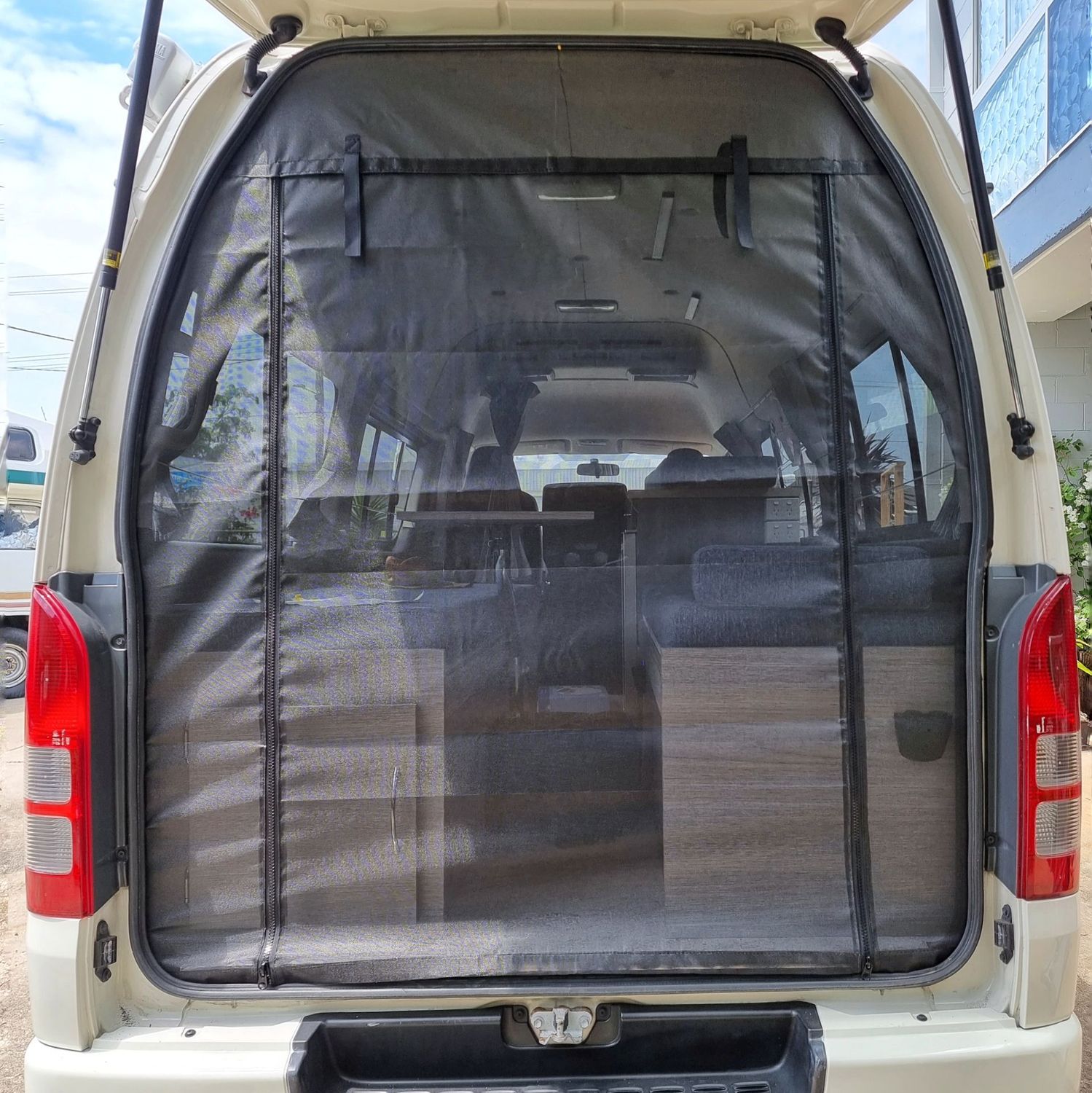 Toyota Hiace Regius Ace rear fly screen