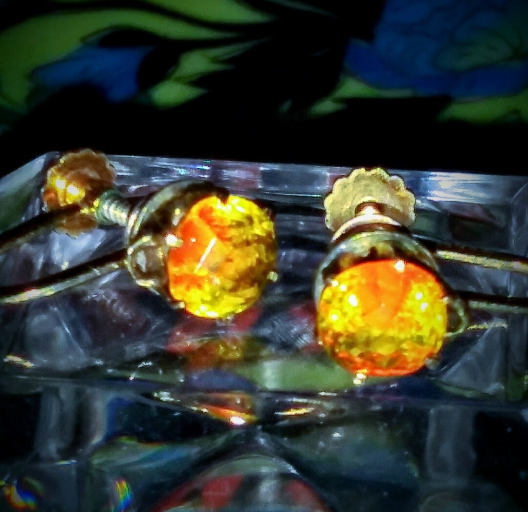 Rare Turkish Diaspore Screwback Earrings