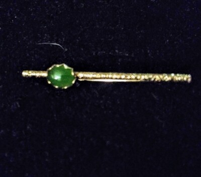 9k Gold &amp; Jadeite Pin
