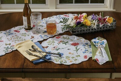 Wildflower Scalloped Round Placemat