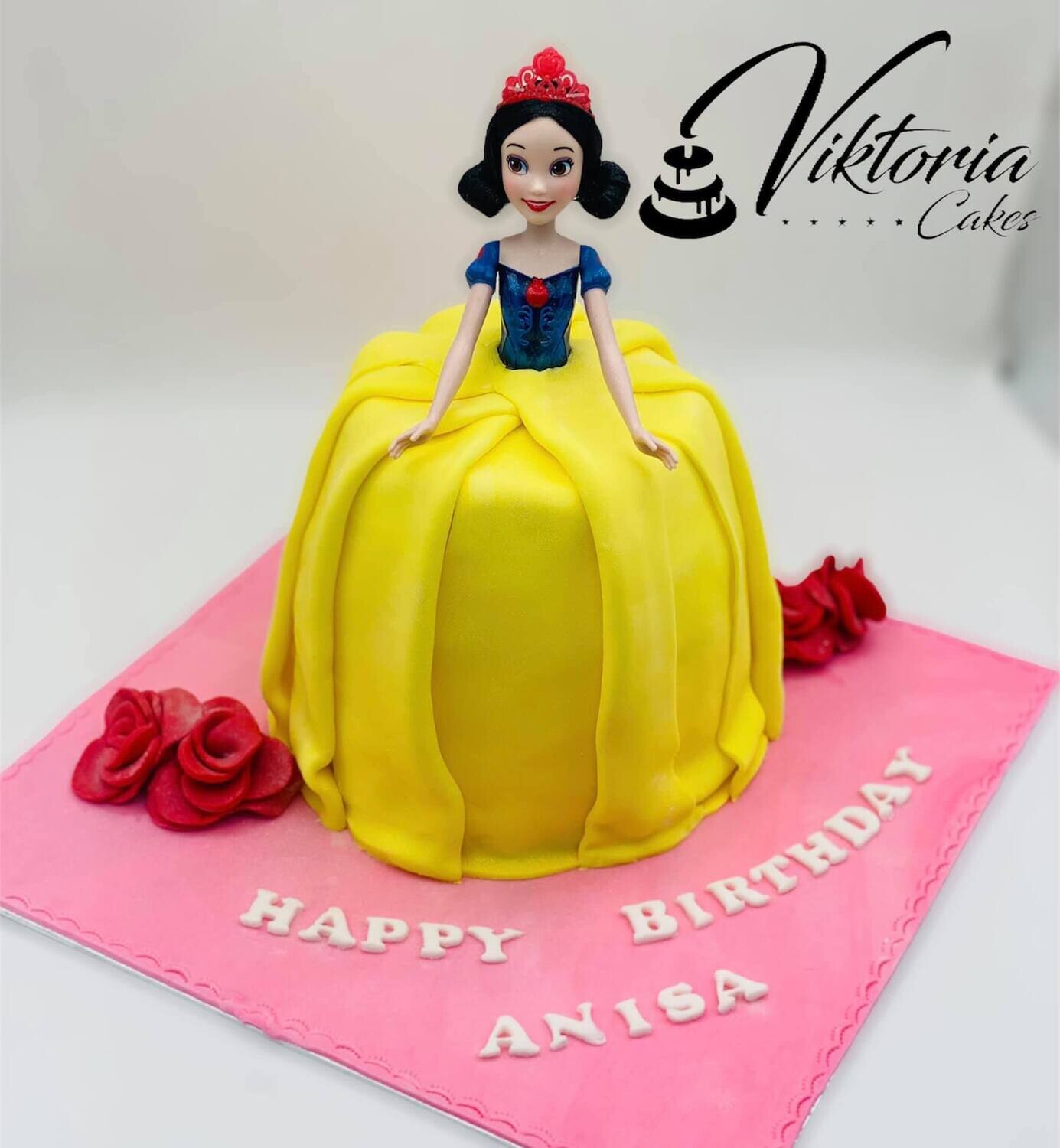 Princess Cake Snow White cake birthday cake Square Royal Icing